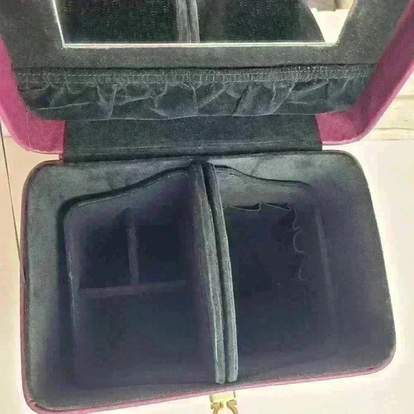 burgundy/ purple makeup storage box with a mirror - Picture 9 of 16